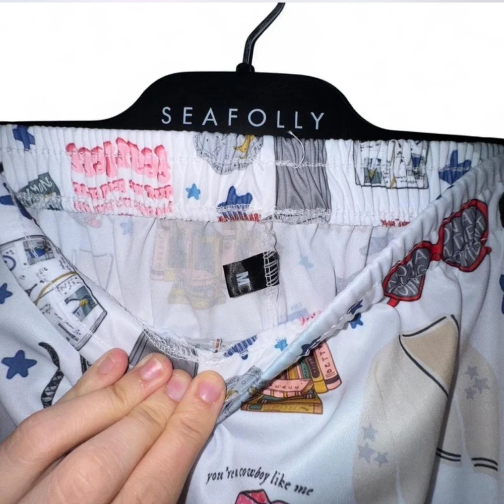 Taylor Swift Swiftie Graphic Lounge Pants w Pockets Size Medium - Picture 7 of 13